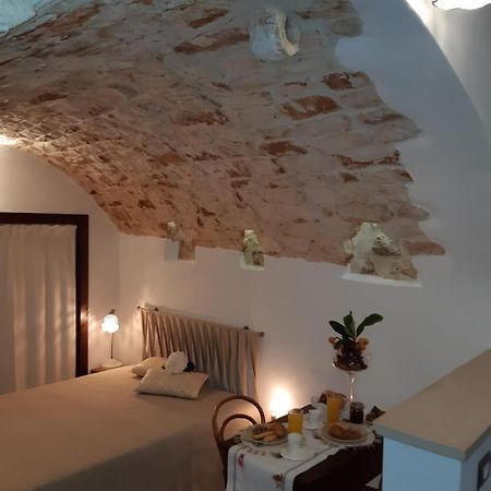 Donna Lucrezia Dimora A Corte B&B コンヴェルサーノ エクステリア 写真