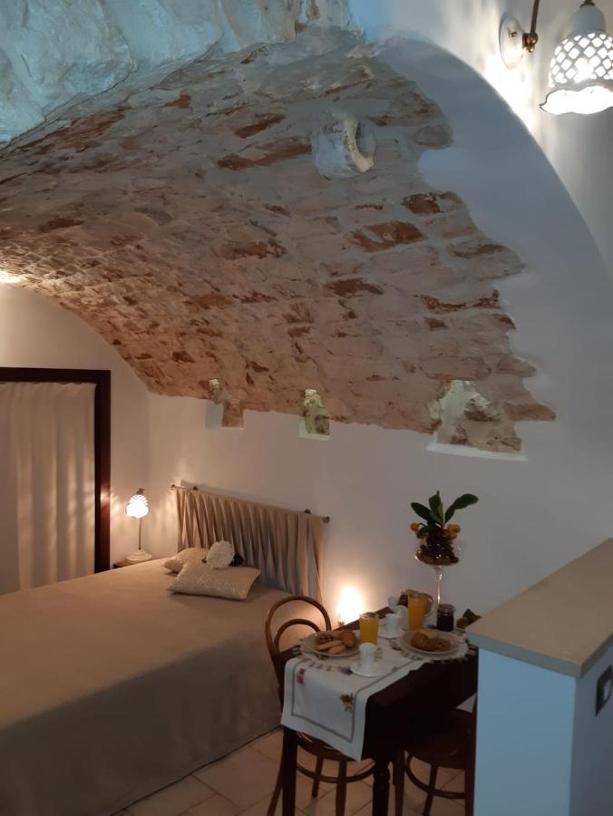 Donna Lucrezia Dimora A Corte B&B コンヴェルサーノ エクステリア 写真