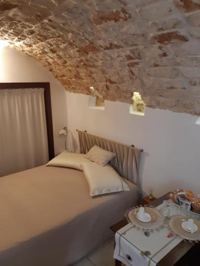 Donna Lucrezia Dimora A Corte B&B コンヴェルサーノ エクステリア 写真