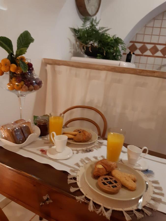 Donna Lucrezia Dimora A Corte B&B コンヴェルサーノ エクステリア 写真